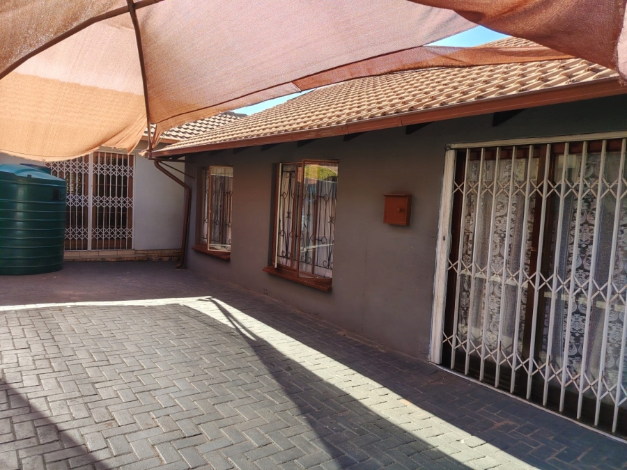3 Bedroom Property for Sale in Tlhabane West North West